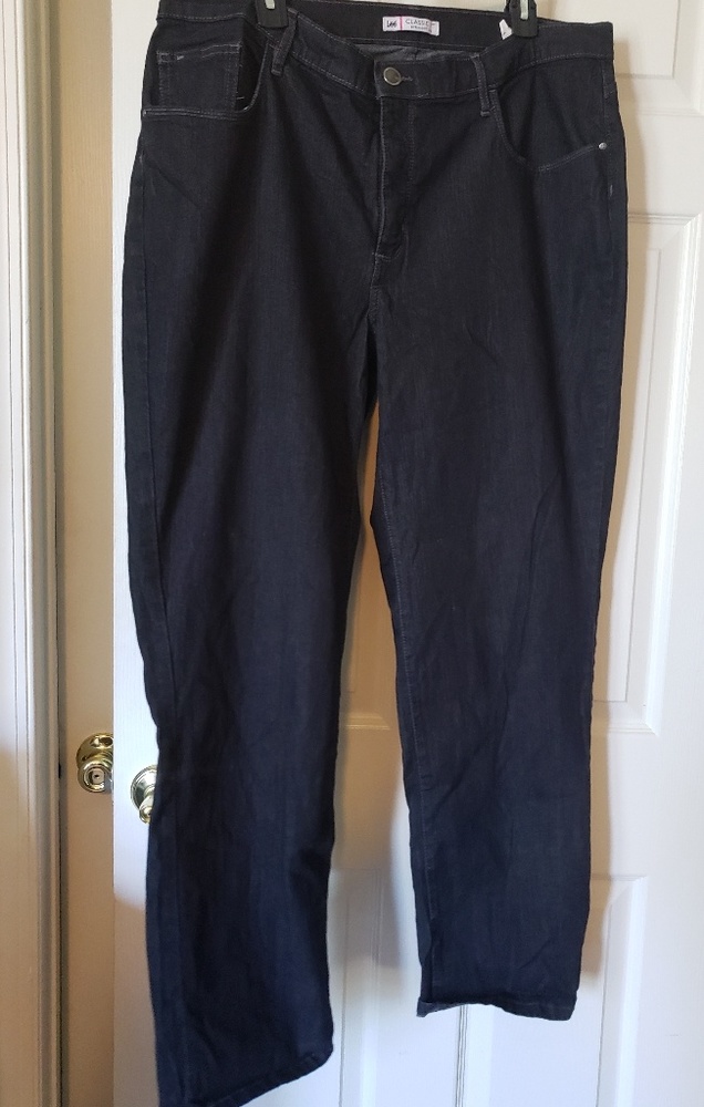 Lee classic fit Jean's brand new without tags